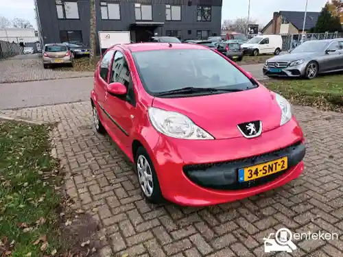 Peugeot 107 1.0 70 2011