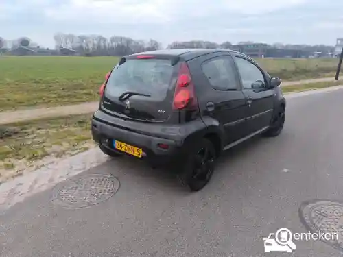 Peugeot 107 1.0 68 2013