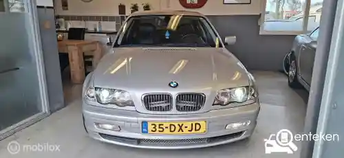 BMW 328i 2000