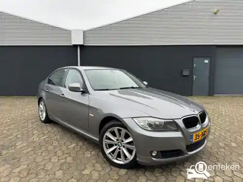BMW 318i 2009