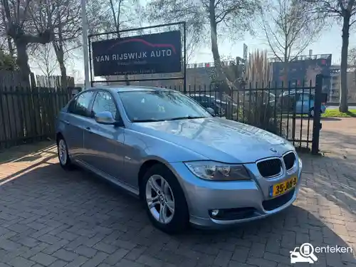 BMW 318i 2009