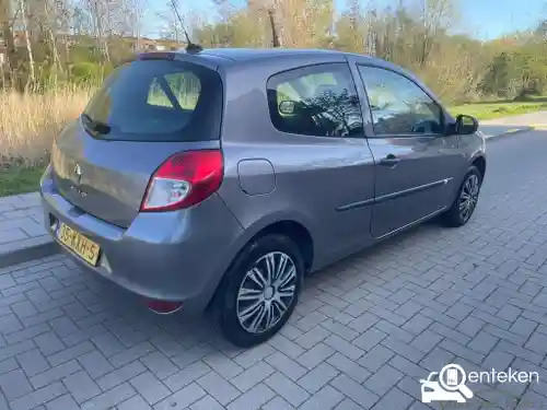 Renault Clio 1.2 16V 75 2010