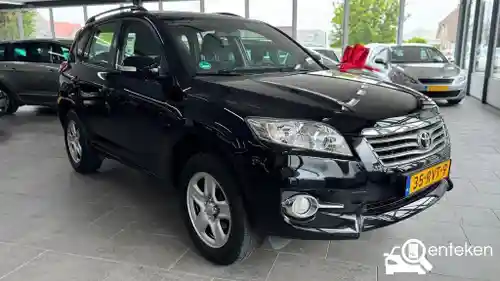 Toyota RAV4 2.0 2011