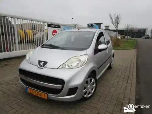 Peugeot 107 1.0 70 2011
