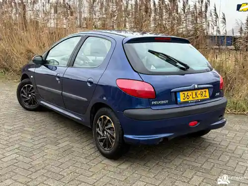 Peugeot 206 75 2003