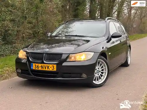 BMW 320i Touring 2005