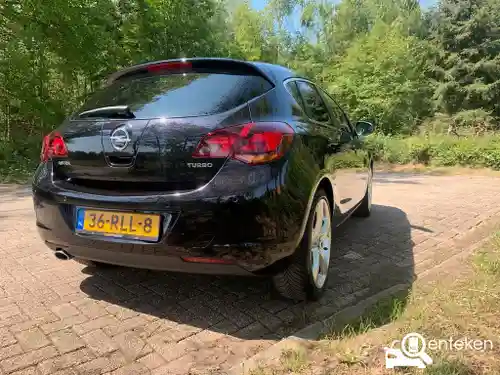Opel Astra 1.4 Turbo 2011