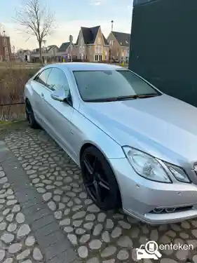 Mercedes-Benz E 250 CGI BlueEFFICIENCY Coupé 2009