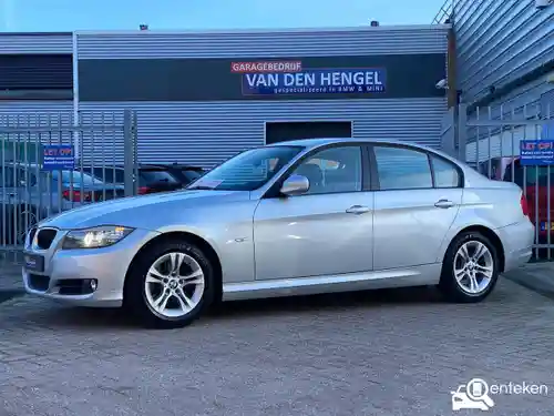BMW 320i Touring 2011