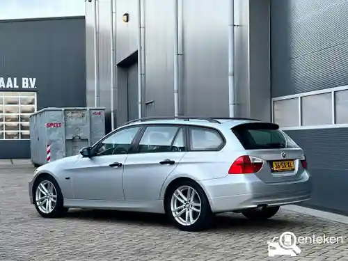 BMW 318i Touring 2006
