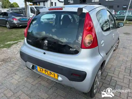 Peugeot 107 1.0 70 2011