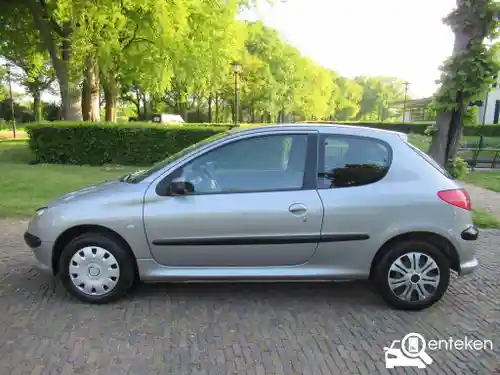 Peugeot 206 75 2005