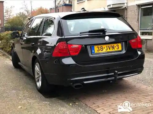BMW 318i Touring 2009