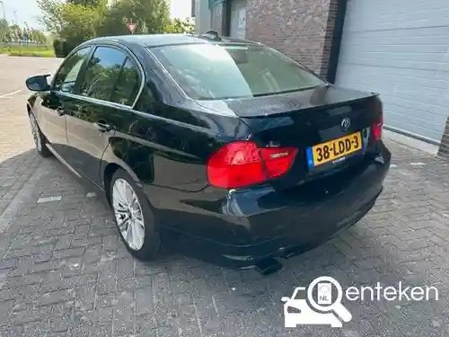 BMW 318i 2010