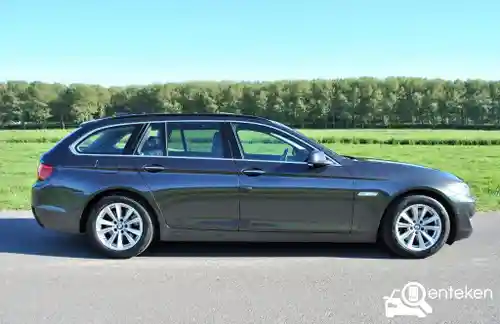 BMW 530i Touring 2013