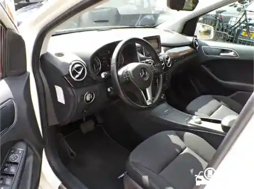 Mercedes-Benz B 180 2013
