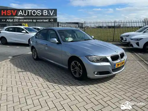 BMW 318i Touring 2012