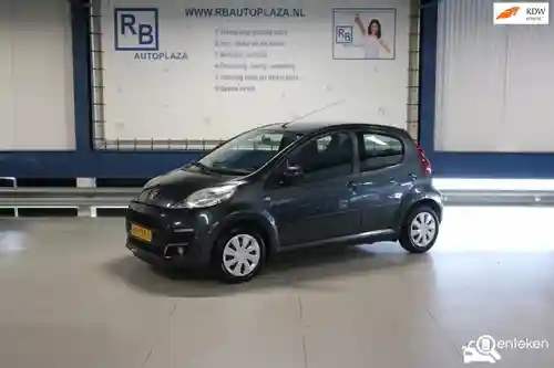 Peugeot 107 1.0 68 2012