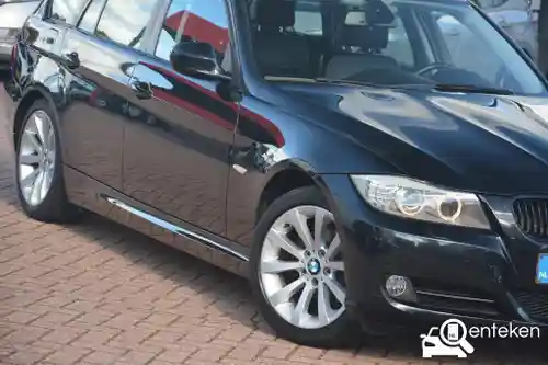 BMW 318i Touring 2012