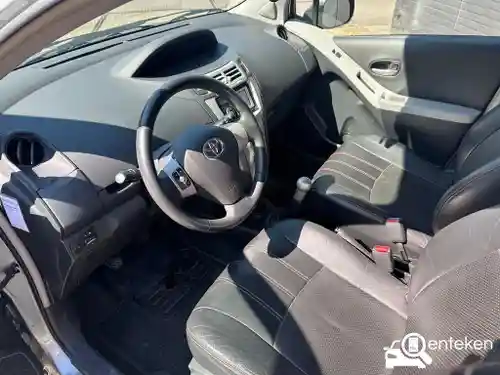 Toyota Yaris 1.3 2008