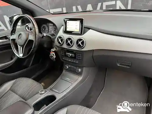 Mercedes-Benz B 180 2012