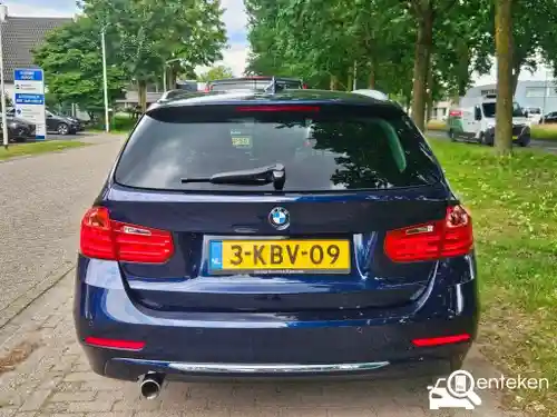 BMW 320i Touring 2013