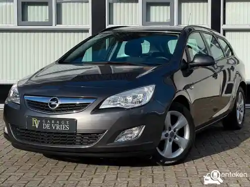 Opel Astra Sports Tourer 1.6 Turbo 2013