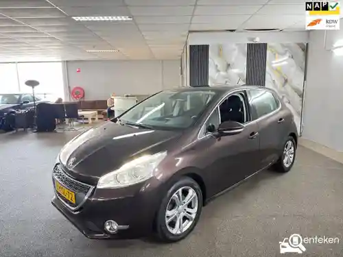 Peugeot 208 1.2 PureTech 82 2013