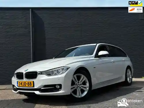 BMW 320i Touring 2013