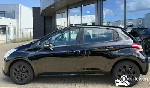 Peugeot 208 1.2 PureTech 82 2013