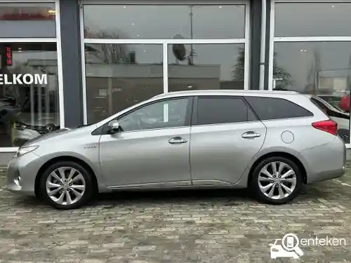 Toyota Auris Touring Sports 1.8 Hybrid 2013