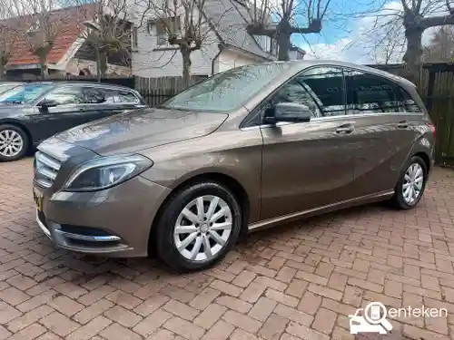 Mercedes-Benz B 180 2013