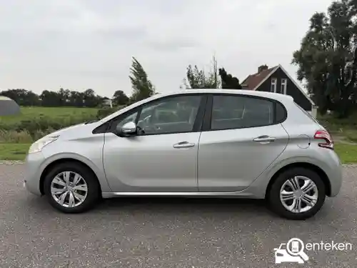 Peugeot 208 1.2 PureTech 82 2013