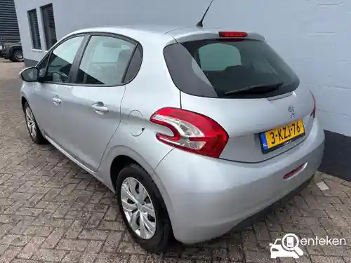 Peugeot 208 1.2 PureTech 82 2013