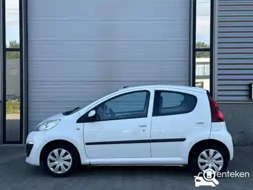 Peugeot 107 1.0 68 2013