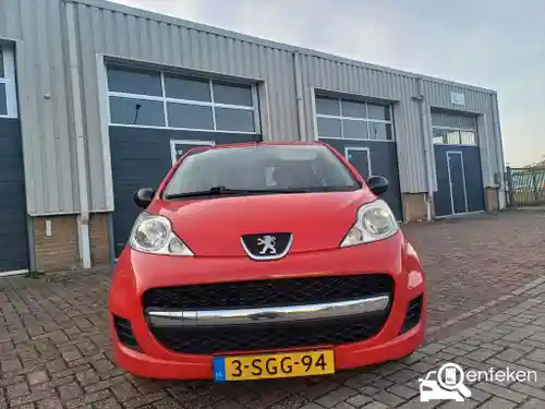 Peugeot 107 1.0 70 2011