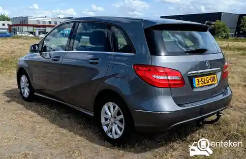 Mercedes-Benz B 180 2013