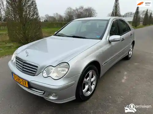 Mercedes-Benz C 180 2005