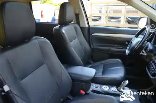 Mitsubishi Outlander 2.0 Plug-In Hybrid 2013