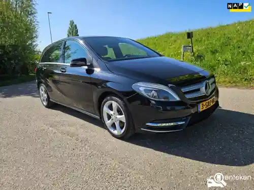 Mercedes-Benz B 180 2013