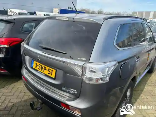 Mitsubishi Outlander 2.0 Plug-In Hybrid 2013