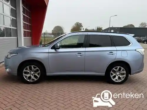 Mitsubishi Outlander 2.0 Plug-In Hybrid 2013