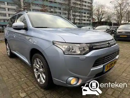 Mitsubishi Outlander 2.0 Plug-In Hybrid 2013