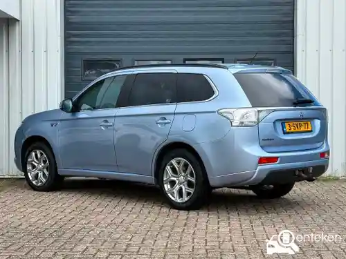 Mitsubishi Outlander 2.0 Plug-In Hybrid 2013