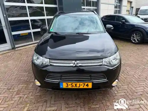 Mitsubishi Outlander 2.0 Plug-In Hybrid 2013