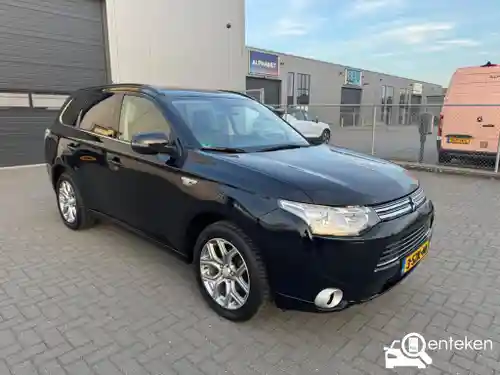 Mitsubishi Outlander 2.0 Plug-In Hybrid 2013