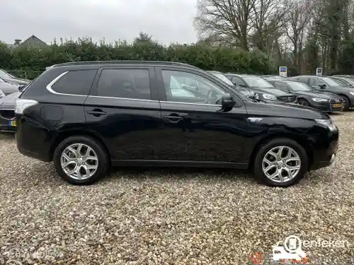 Mitsubishi Outlander 2.0 Plug-In Hybrid 2013