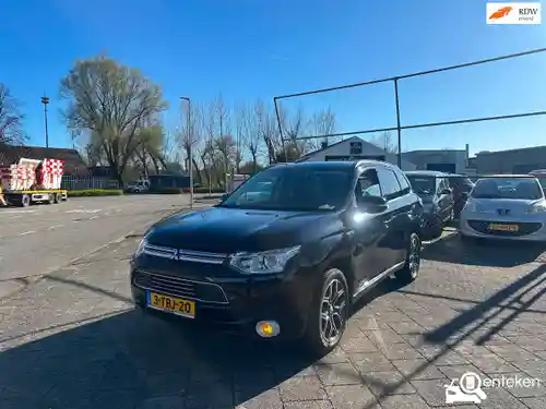 Mitsubishi Outlander 2.0 Plug-In Hybrid 2013