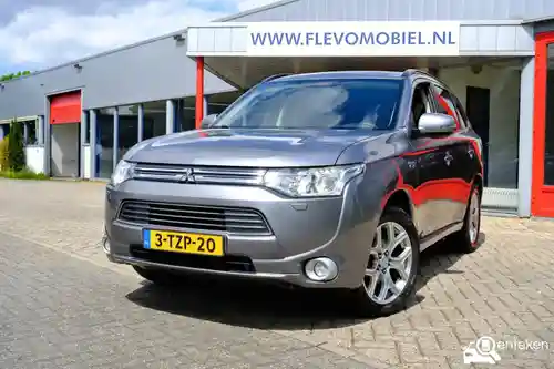 Mitsubishi Outlander 2.0 Plug-In Hybrid 2014