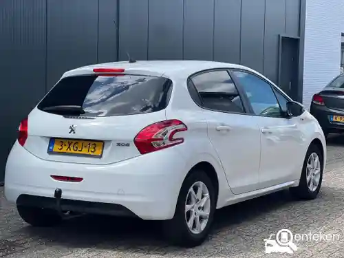 Peugeot 208 1.2 PureTech 82 2014
